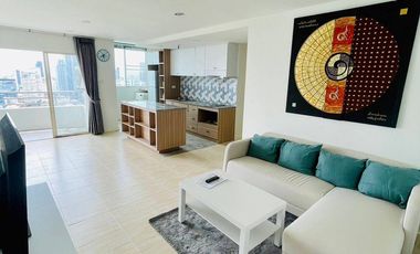 For rent 2 bedrooms condo in Watthana, Bangkok