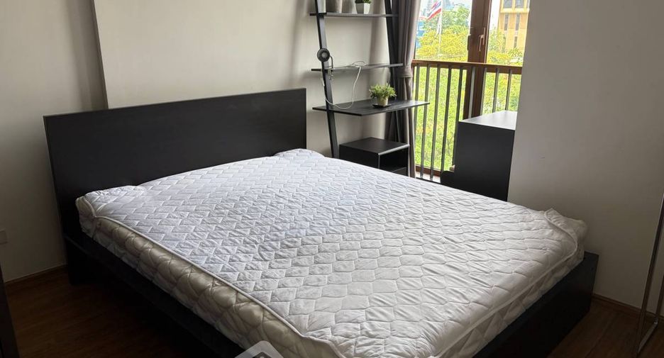 For rent 2 bedrooms condo in Watthana, Bangkok