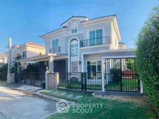 For rent 3 bedrooms house in Bang Khen, Bangkok