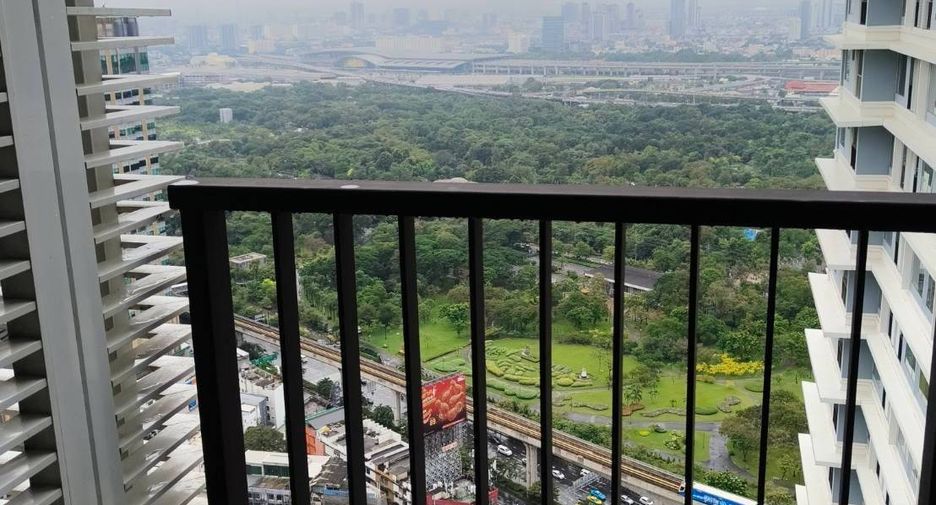For rent 2 bedrooms condo in Chatuchak, Bangkok