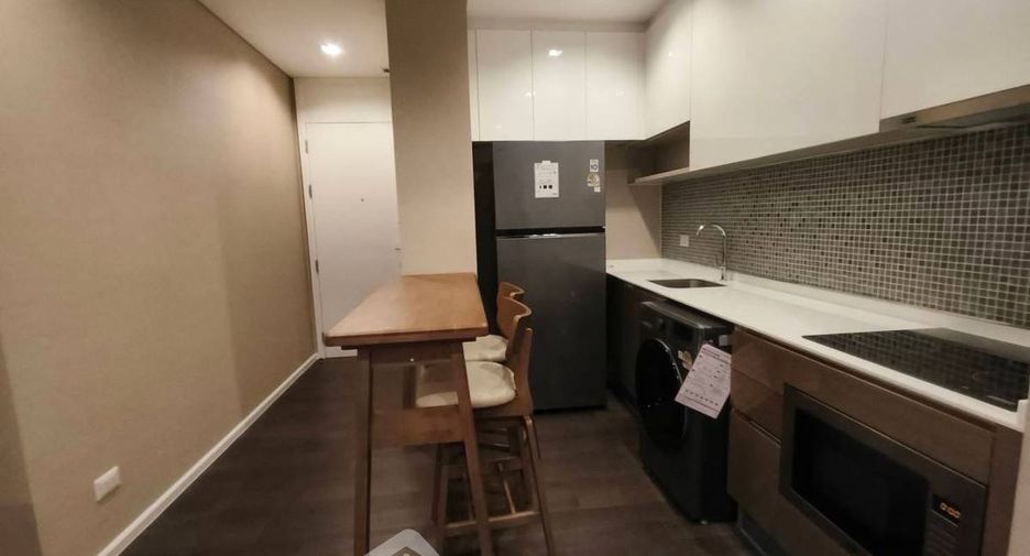 For rent 2 bedrooms condo in Chatuchak, Bangkok