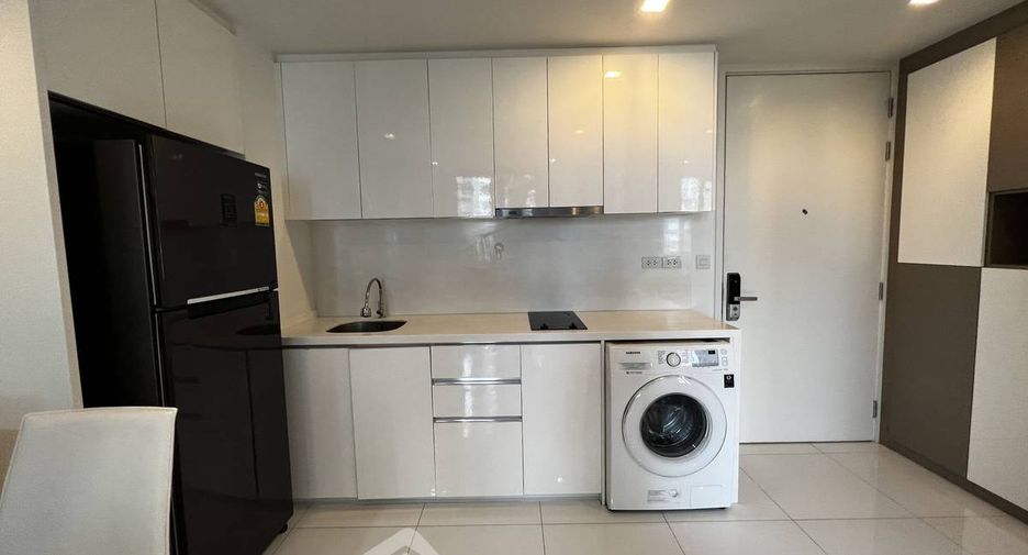 For rent 2 bedrooms condo in Sathon, Bangkok