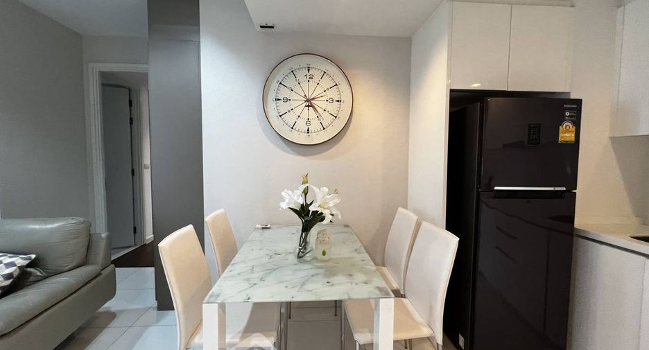 For rent 2 bedrooms condo in Sathon, Bangkok
