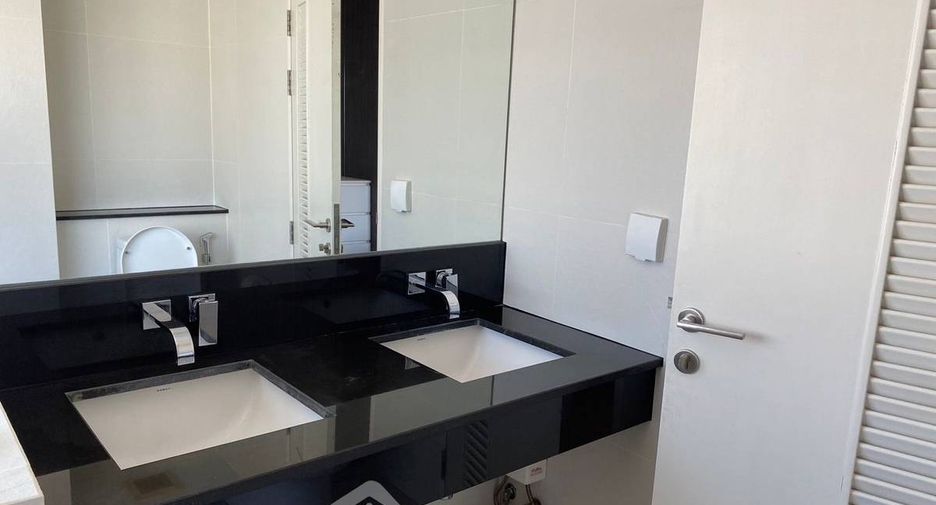 Condo en alquiler de 2 habitaciones en Khlong San, Bangkok