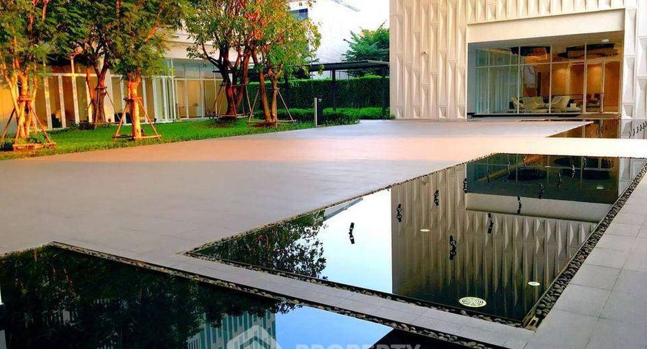 For rent 2 bedrooms condo in Chatuchak, Bangkok