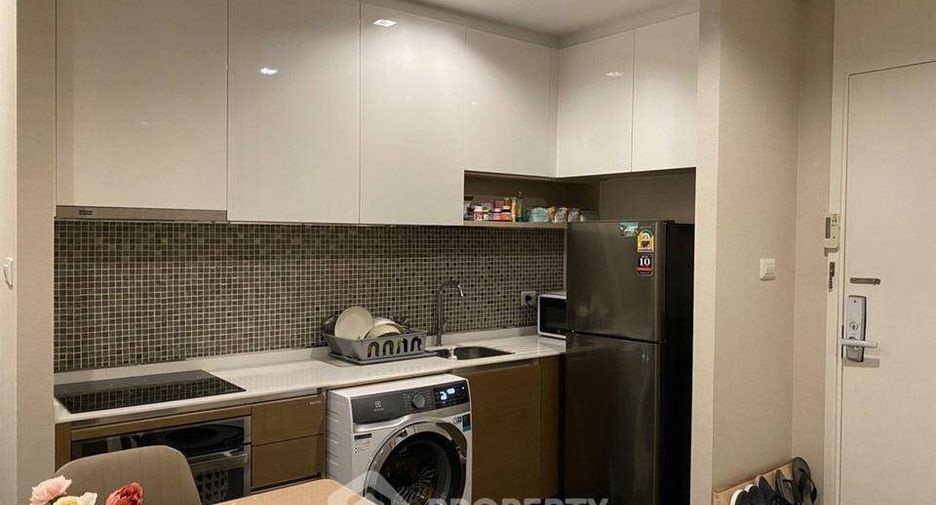 For rent 2 bedrooms condo in Chatuchak, Bangkok