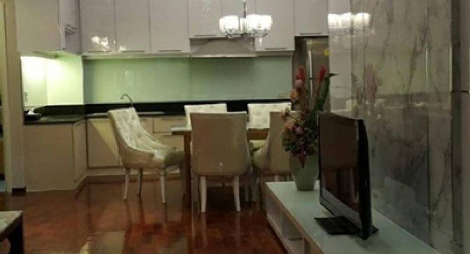 For rent 2 bedrooms condo in Watthana, Bangkok