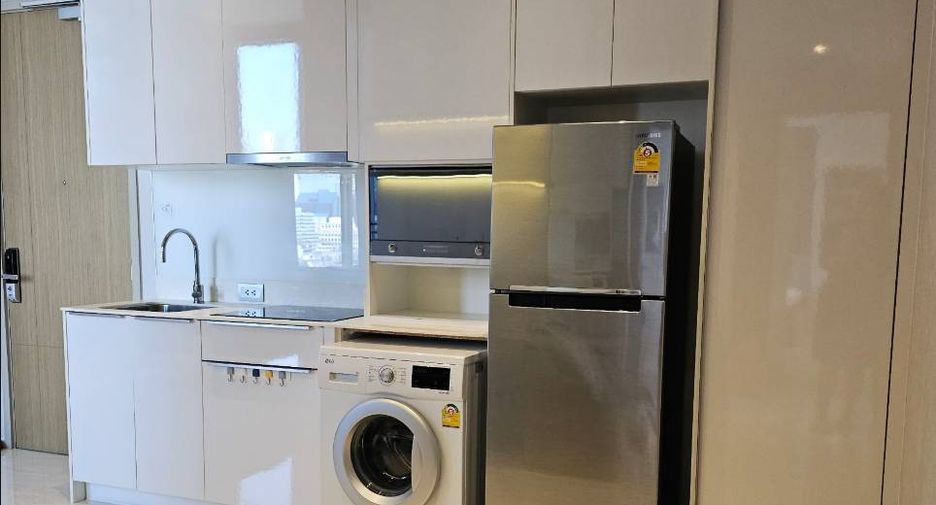 Wohnung zur Miete mit 2 Zimmer in Bang Rak, Bangkok
