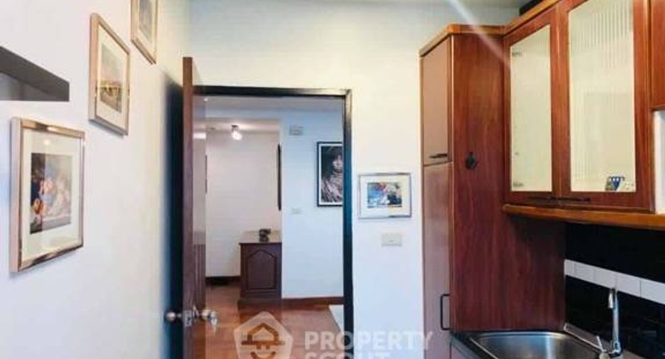 For rent 2 bedrooms condo in Watthana, Bangkok