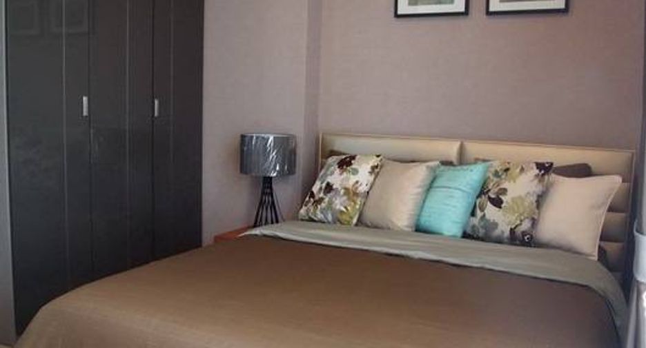 For rent 2 bedrooms condo in Watthana, Bangkok