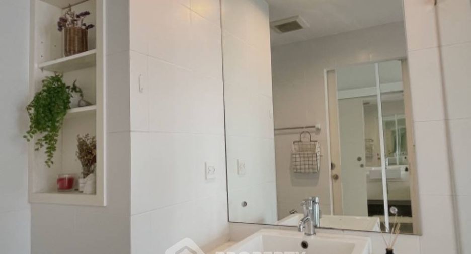 For rent 1 bed condo in Sathon, Bangkok
