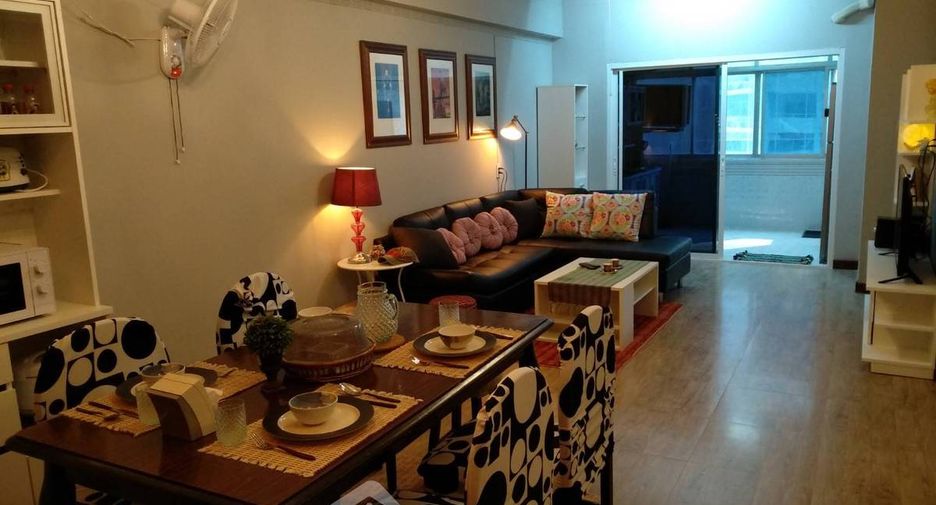 For rent 2 bedrooms condo in Huai Khwang, Bangkok