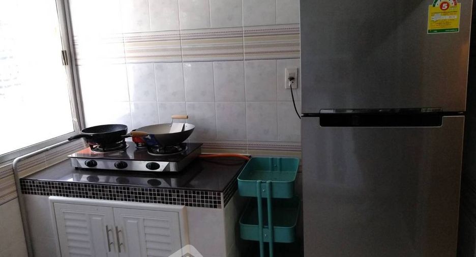 For rent 2 bedrooms condo in Huai Khwang, Bangkok