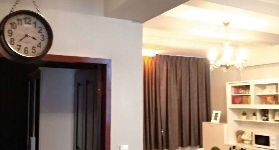 For rent 2 bedrooms condo in Huai Khwang, Bangkok