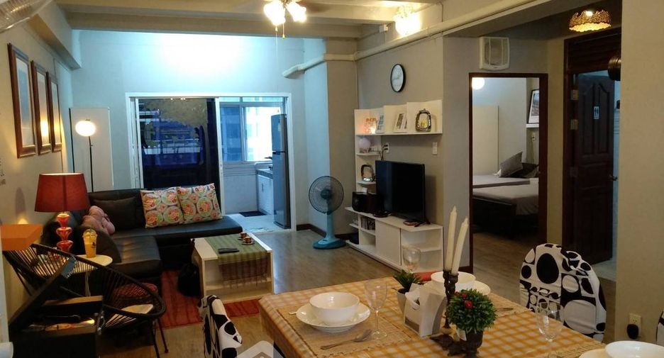 For rent 2 bedrooms condo in Huai Khwang, Bangkok