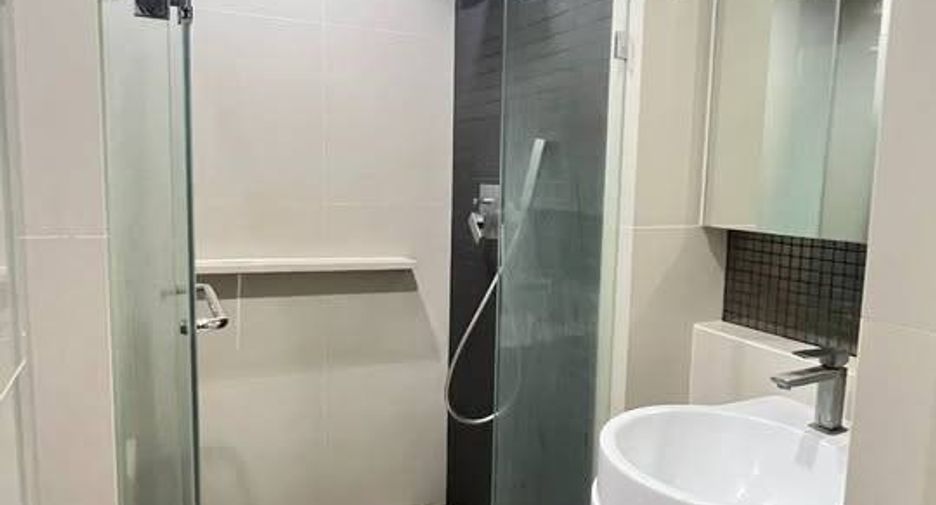 Wohnung zur Miete mit 1 Zimmer in Phra Khanong, Bangkok