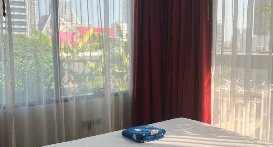For rent 2 bedrooms condo in Bang Rak, Bangkok