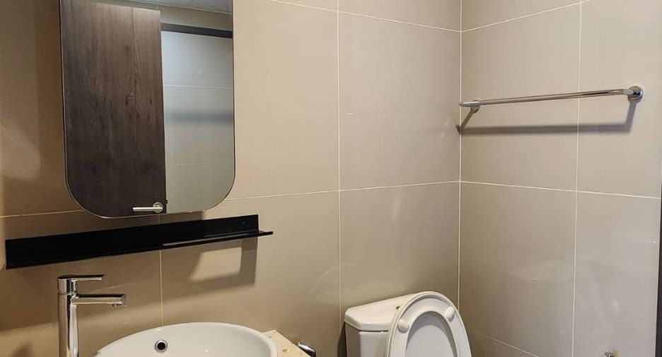 Condo en alquiler de 1 habitaciones en Huai Khwang, Bangkok