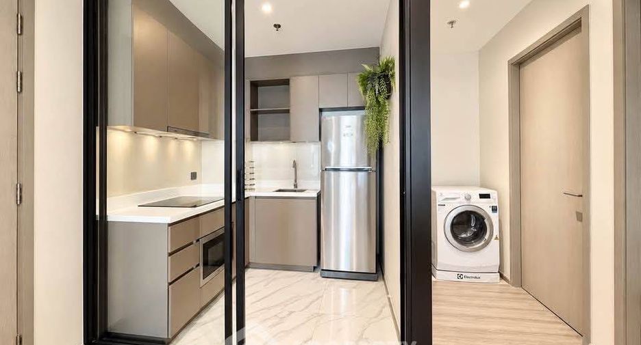 For rent 2 bedrooms condo in Watthana, Bangkok