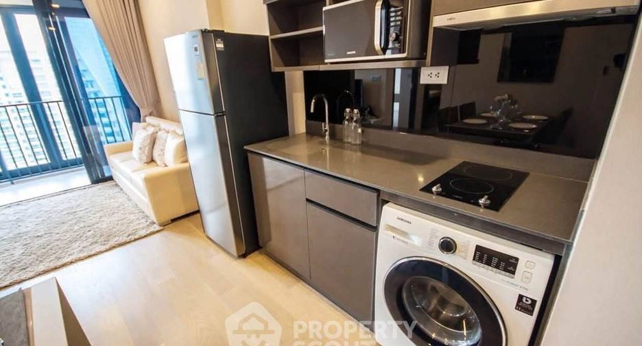 For rent 2 bedrooms condo in Khlong Toei, Bangkok