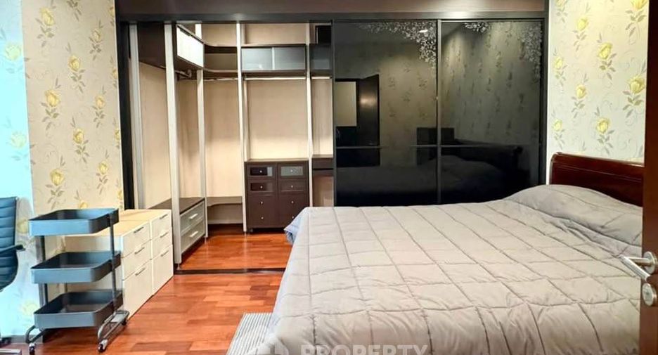 For rent 2 bedrooms condo in Watthana, Bangkok