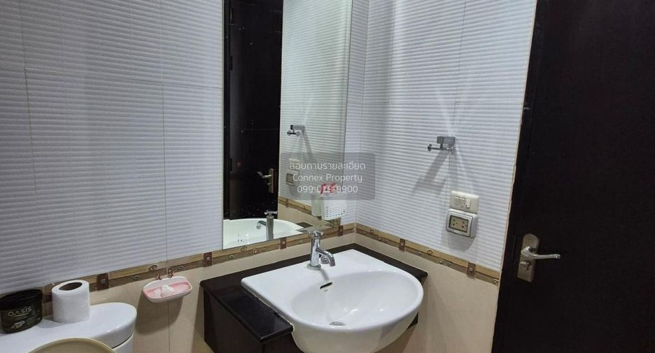 For rent 2 bedrooms condo in Pathum Wan, Bangkok