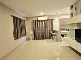 Reihenhaus zur Miete mit 3 Zimmer in Bang Phli, Samut Prakan