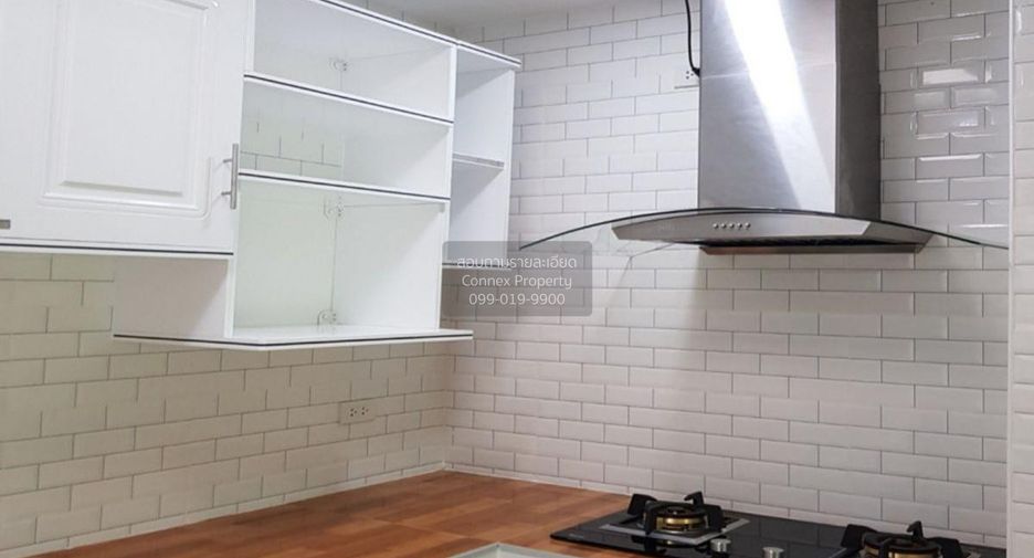 Casa adosada en alquiler de 2 habitaciones en Bang Phli, Samut Prakan