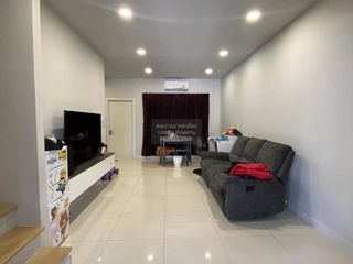 For rent 2 ベッドルーム townhouse in Bang Phli, Samut Prakan