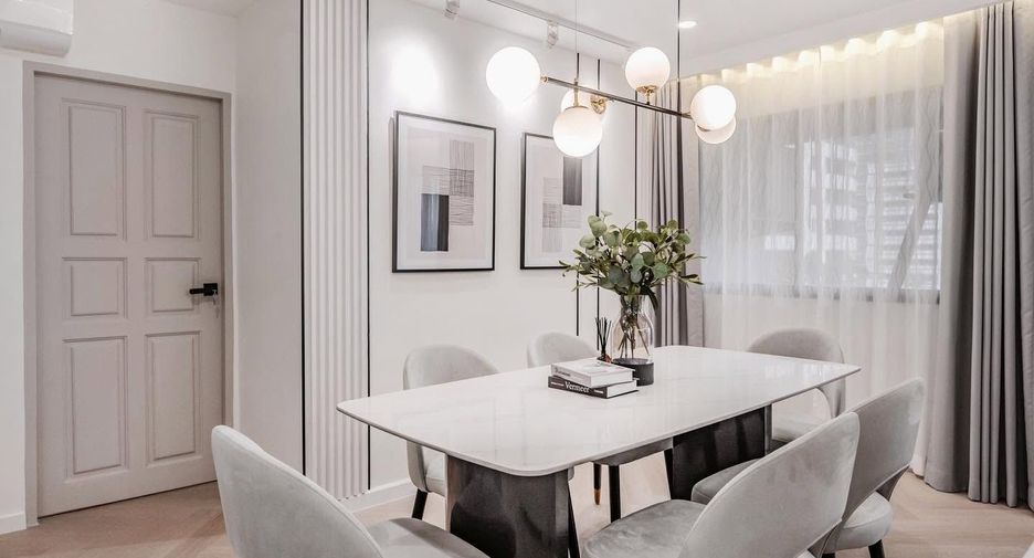 For sale 4 bedrooms condo in Watthana, Bangkok