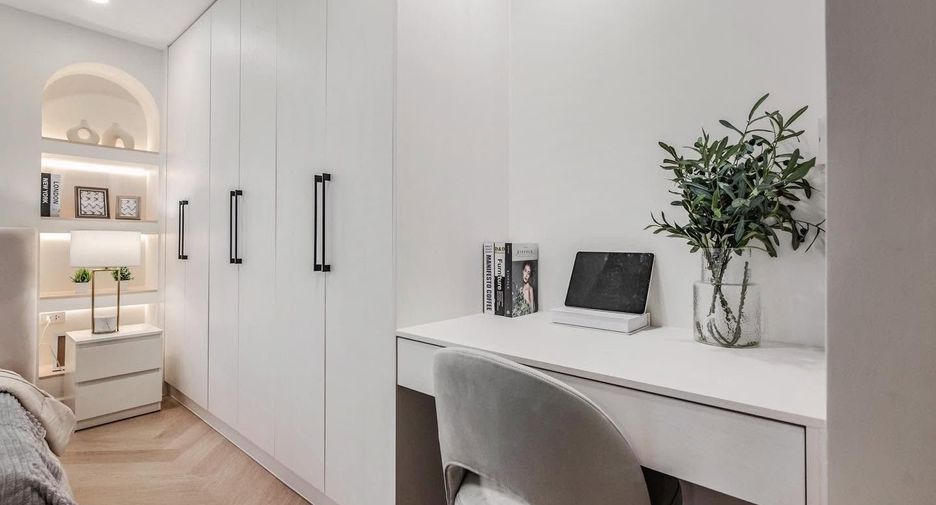 For sale 4 bedrooms condo in Watthana, Bangkok