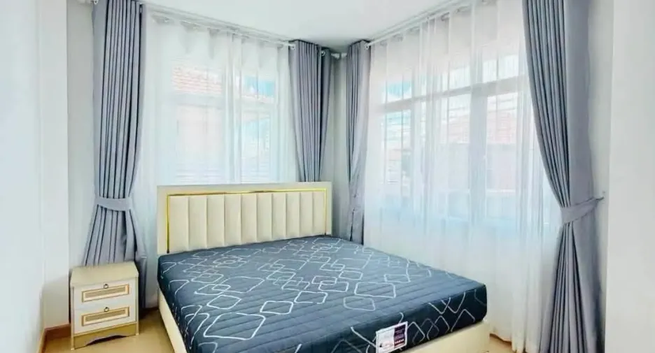 Продажа 3 спальни дом в Si Racha, Чонбури