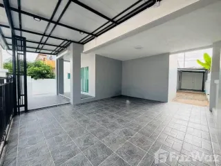 Продажа 3 спальни дом в Si Racha, Чонбури