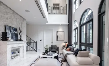 For rent 4 bedrooms house in Watthana, Bangkok