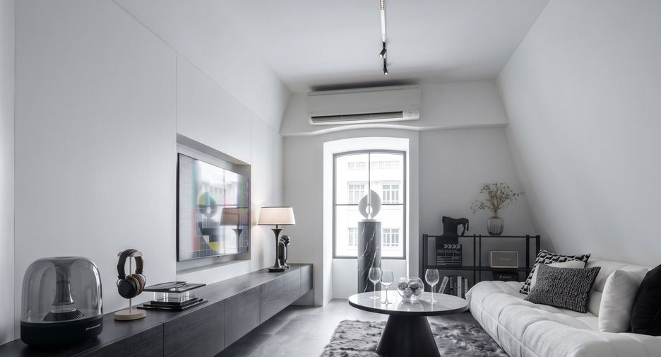 For rent 4 bedrooms house in Watthana, Bangkok
