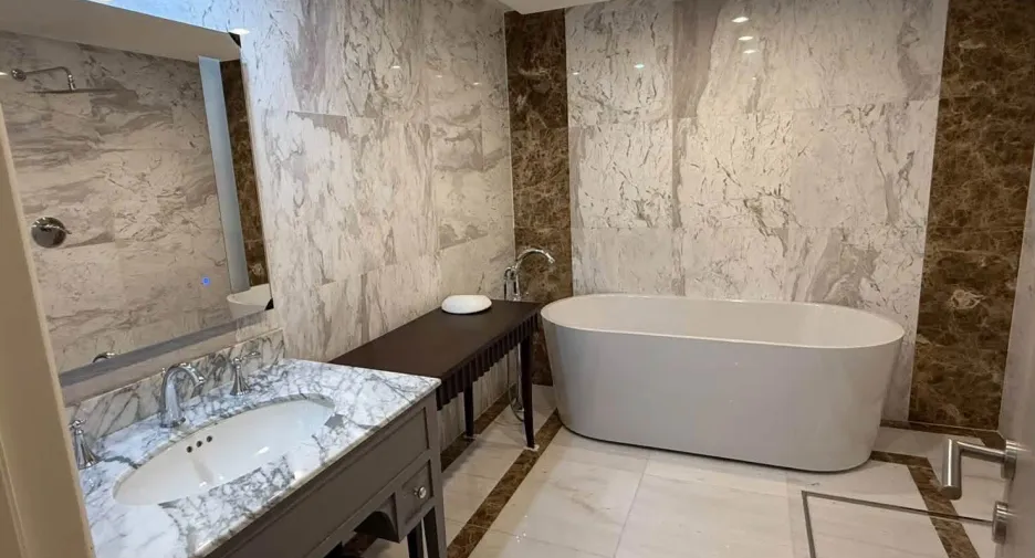 For rent 4 bedrooms condo in Watthana, Bangkok