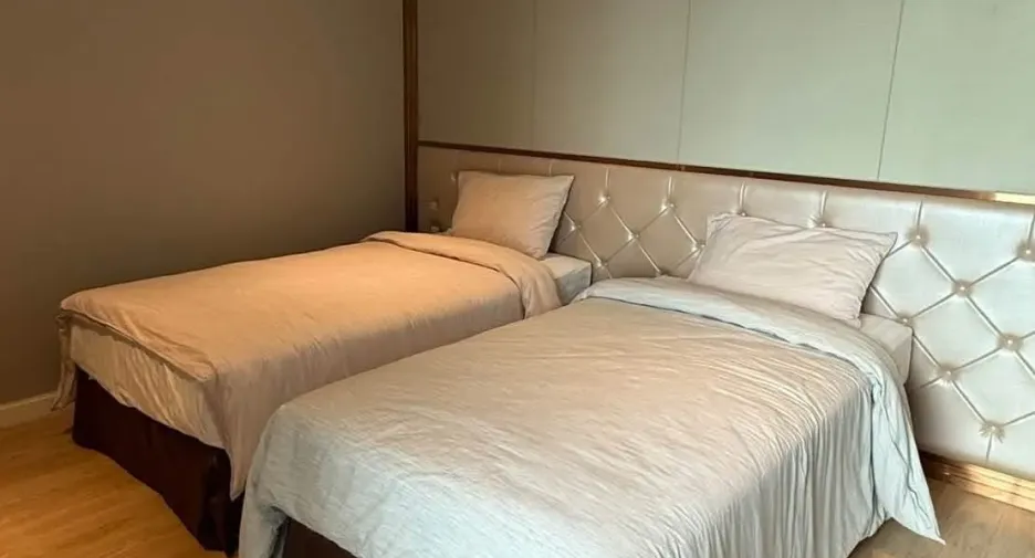 For rent 4 bedrooms condo in Watthana, Bangkok