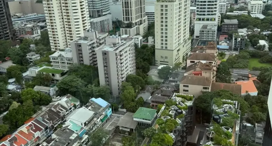 For rent 4 bedrooms condo in Watthana, Bangkok