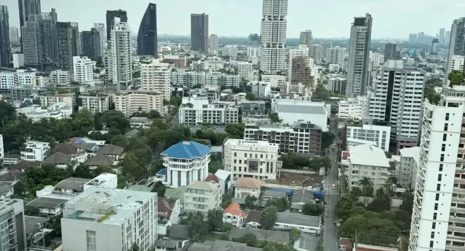 For rent 4 bedrooms condo in Watthana, Bangkok