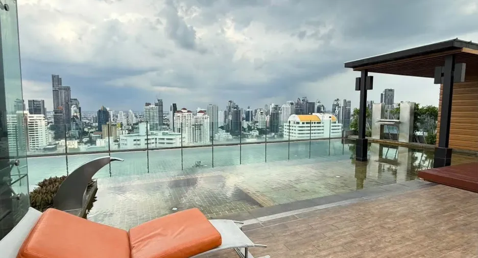 For rent 4 bedrooms condo in Watthana, Bangkok