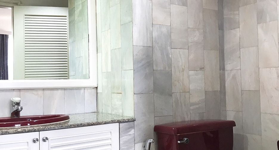 For rent and for sale 2 bedrooms condo in Watthana, Bangkok