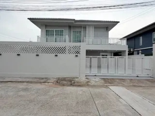 Villa en venta de 4 habitaciones en Bang Lamung, Chonburi
