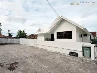 For sale 3 ベッドルーム villa in Bang Lamung, Chonburi