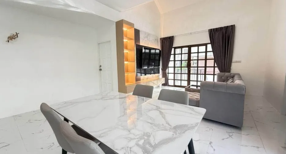 For sale 3 ベッドルーム villa in Bang Lamung, Chonburi