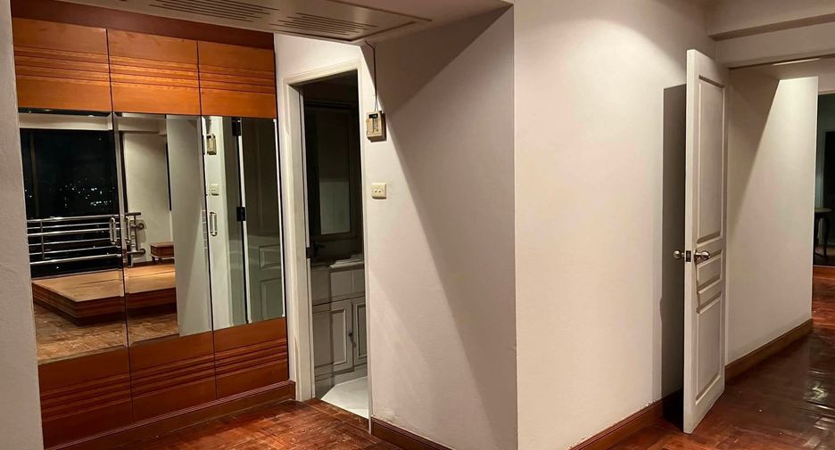 For sale 4 bedrooms condo in Suan Luang, Bangkok