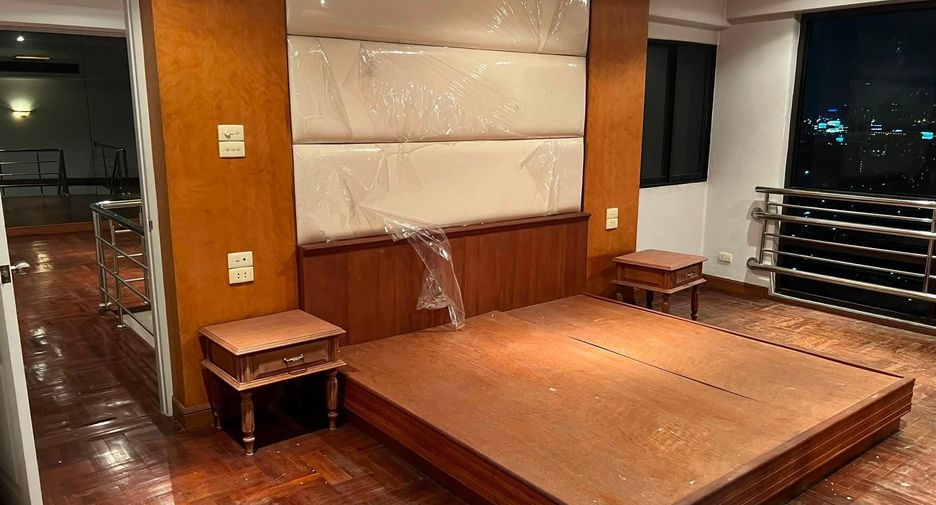 For sale 4 bedrooms condo in Suan Luang, Bangkok