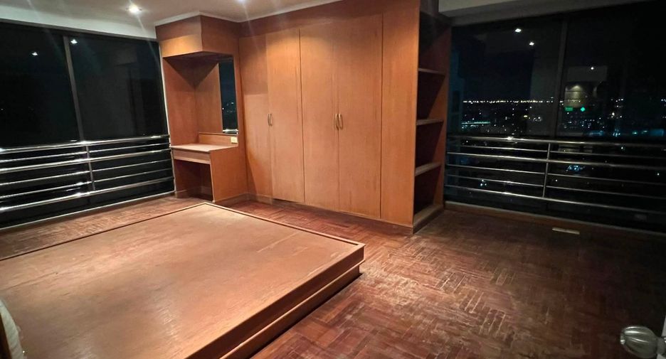 For sale 4 bedrooms condo in Suan Luang, Bangkok