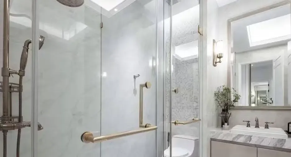 For rent 4 bedrooms house in Watthana, Bangkok