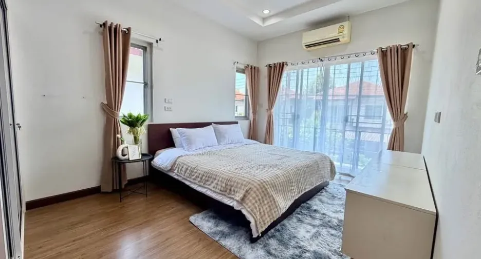 For rent 3 bedrooms house in San Kamphaeng, Chiang Mai