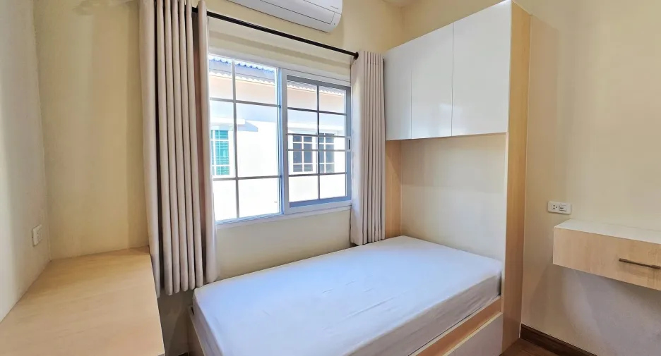 For sale and for rent 4 bedrooms townhouse in Mueang Chiang Rai, Chiang Rai